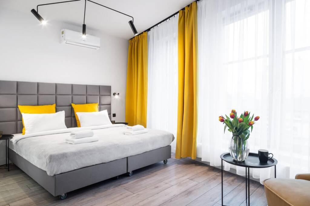Househost Apartment: Miodowa 42/8B Street Krasków Eksteriør bilde